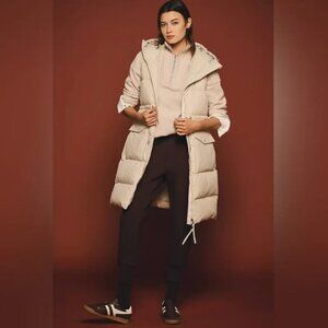 NWT Varley Irving Water Resistant Hooded Long 750 Fill Power Down Vest in Ivory